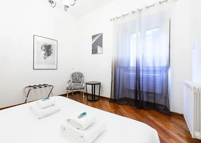 Amazing Art Deco Pantheon Daire